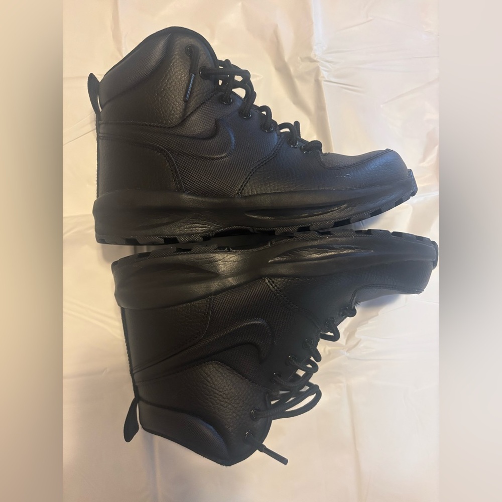 Nike All-Black High-Top Boots kids Manoa - Picture 4 of 9